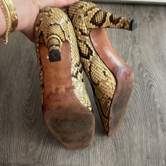 Vintage Authentic MANOLO BLAHNIK Python Snakeskin Heels Pumps 38 - Picture 4 of 5